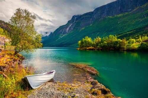 11 - Jezero Lovatnet Norsko